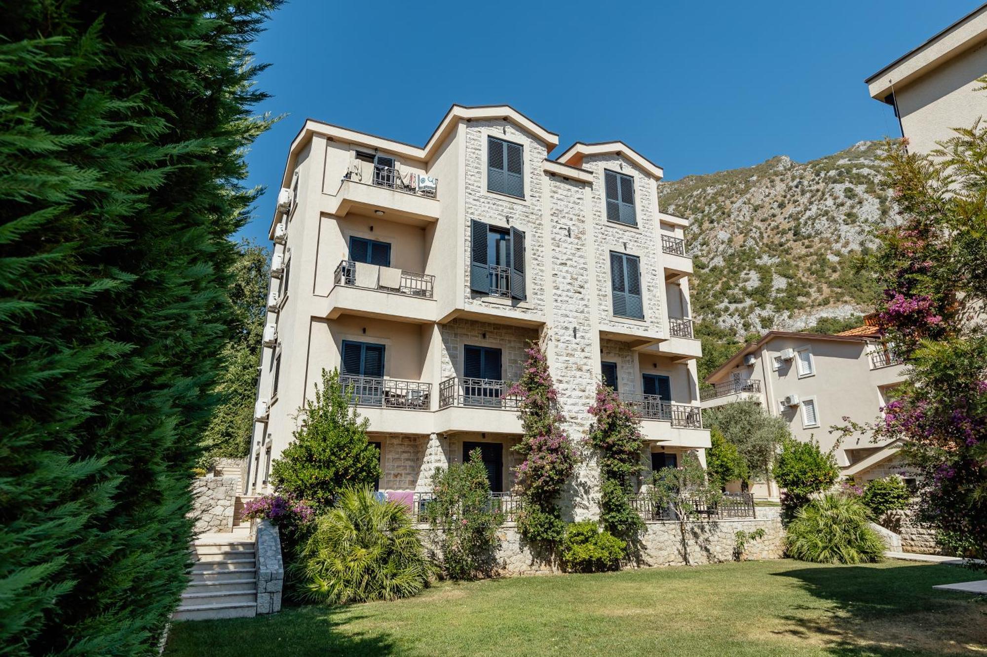 Bellezza Resort & Spa Kotor Exteriör bild
